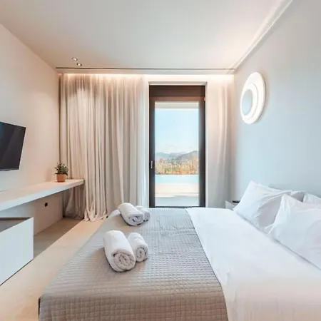 New And Modern Holiday Stunning Villa